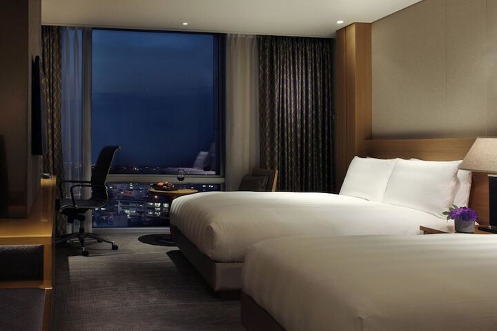 Room 17 of 54