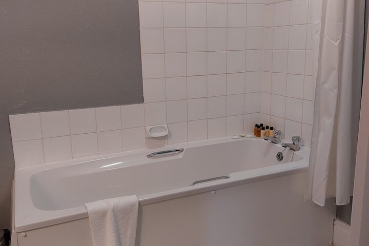 Room 8 of 47