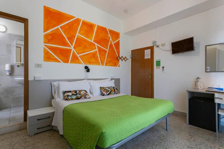 Room 14 of 60
