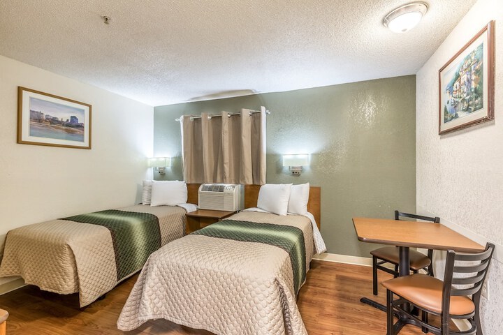 Studio Double Bed (2 of 9)