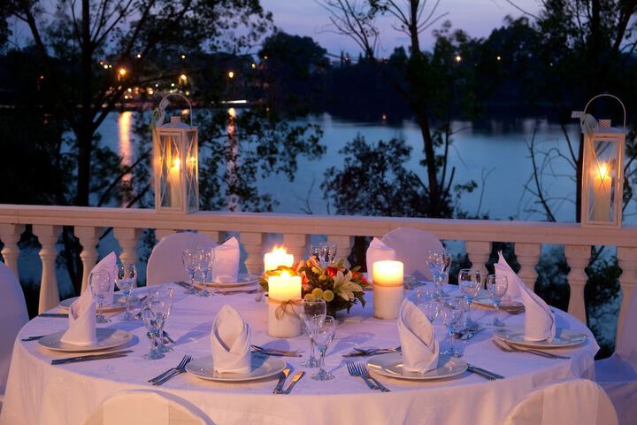 Dining Photos