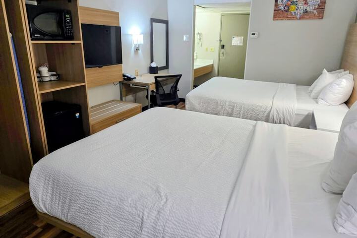 Room 10 of 29