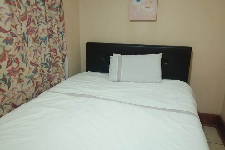 Room 9 of 40