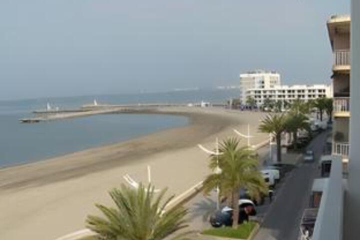 Exterior of Hotel Restaurant Splendid Camargue