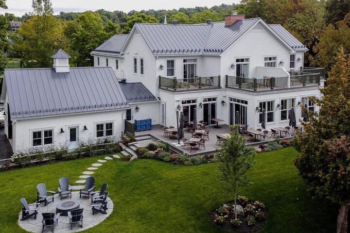 Exterior of Auberge McGowan