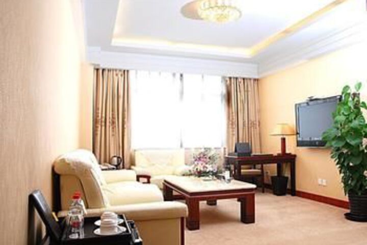 Room 2 of 17