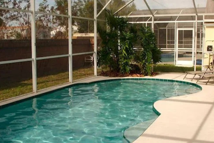 Pool 4 of 7