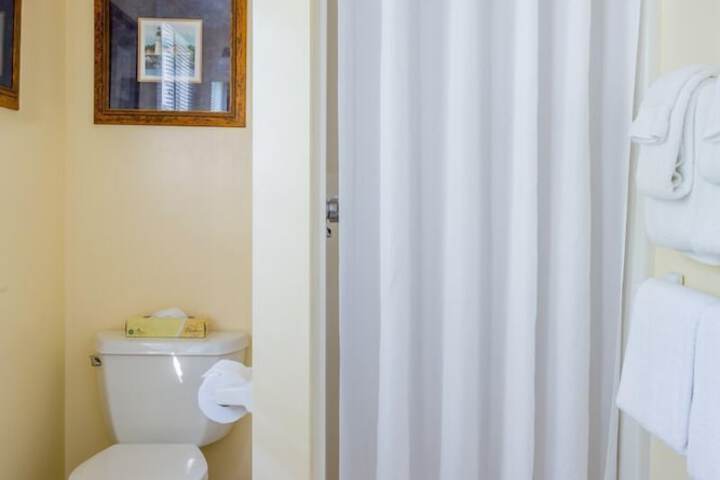 Room 290 of 300