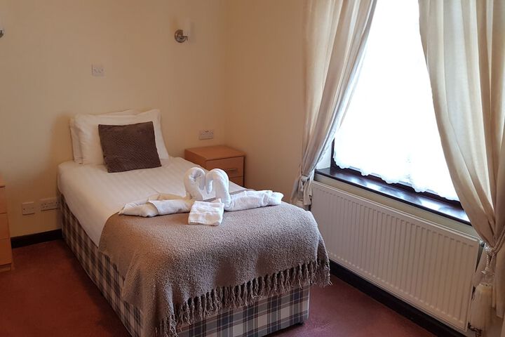 Room 3 of 18