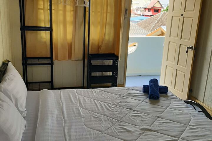Room 9 of 61