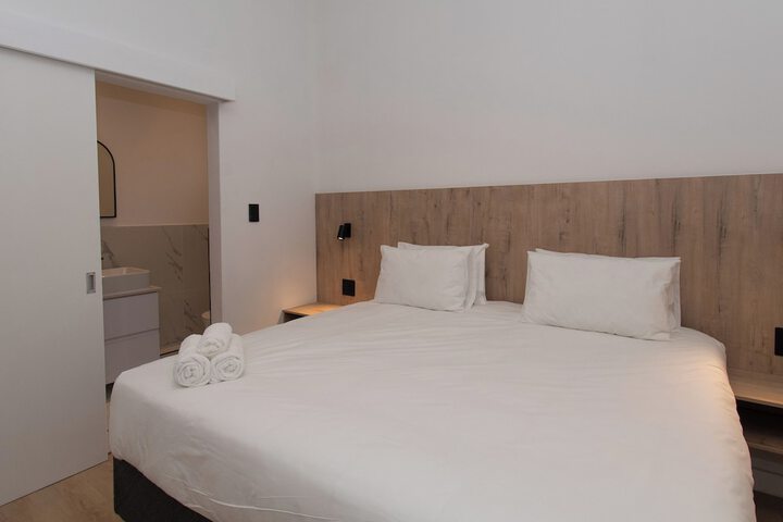 Room 9 of 37