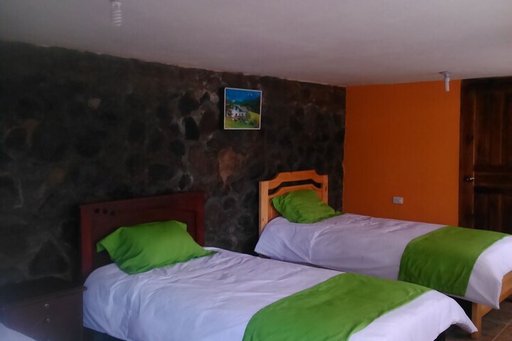 Room 9 of 173