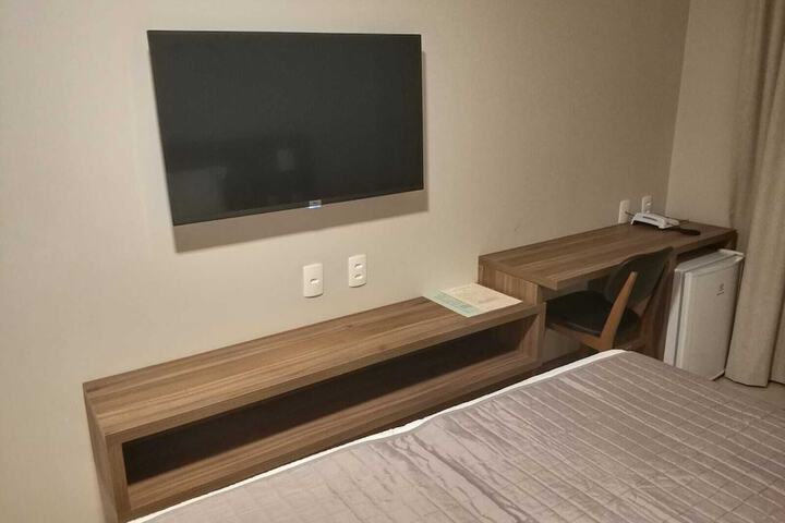 Room 8 of 38