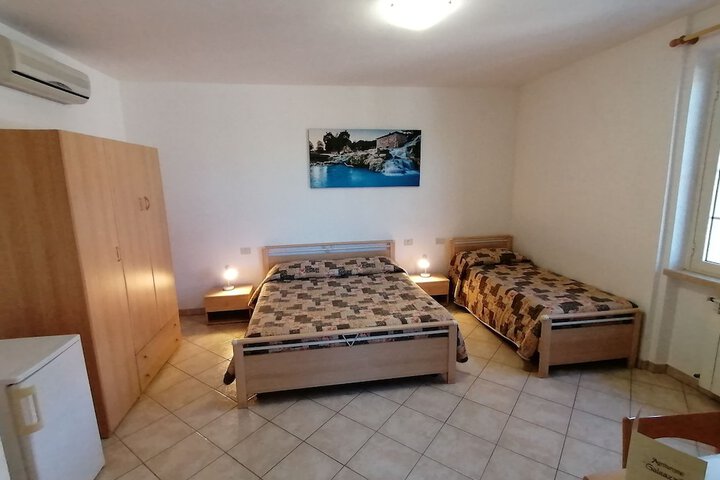 Room 12 of 62