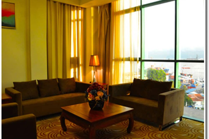Room 17 of 34