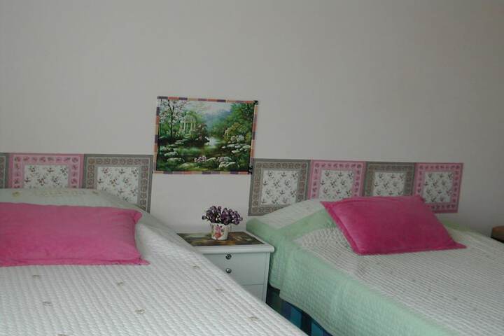 Room 4 of 43