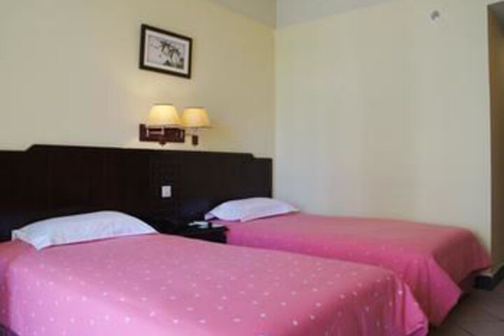 Room 7 of 8