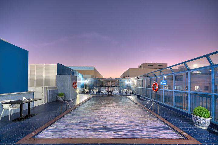 Pools & Facilities