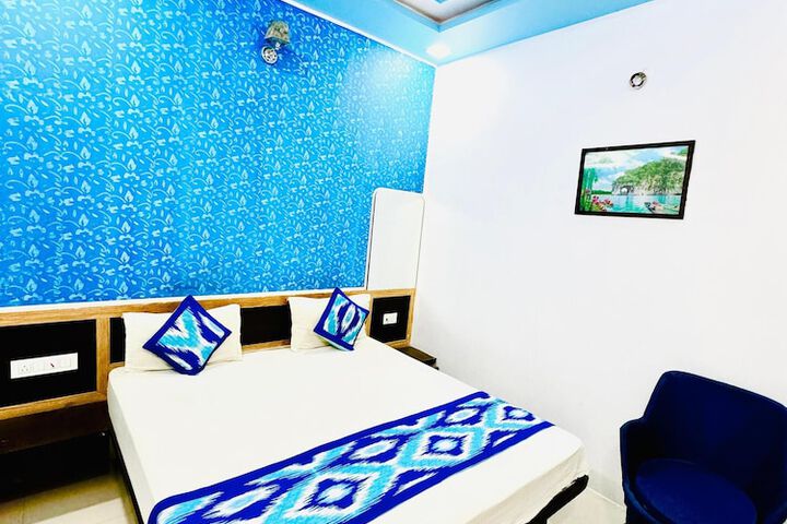 Room 14 of 16