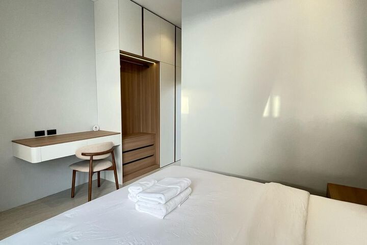 Room 83 of 107