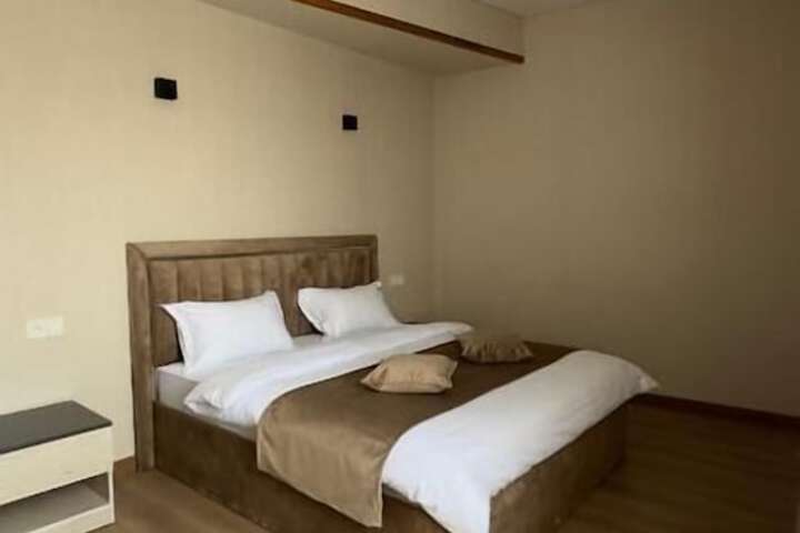 Room 7 of 43