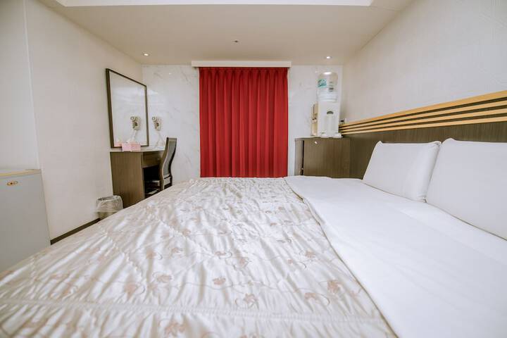 Room 4 of 53