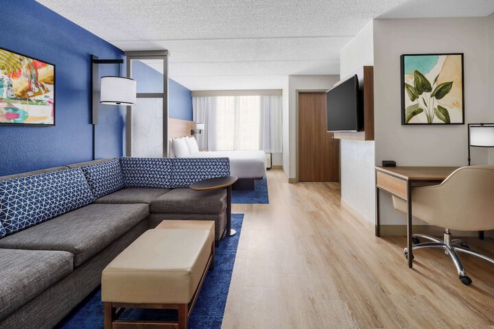 Room 6 of 51