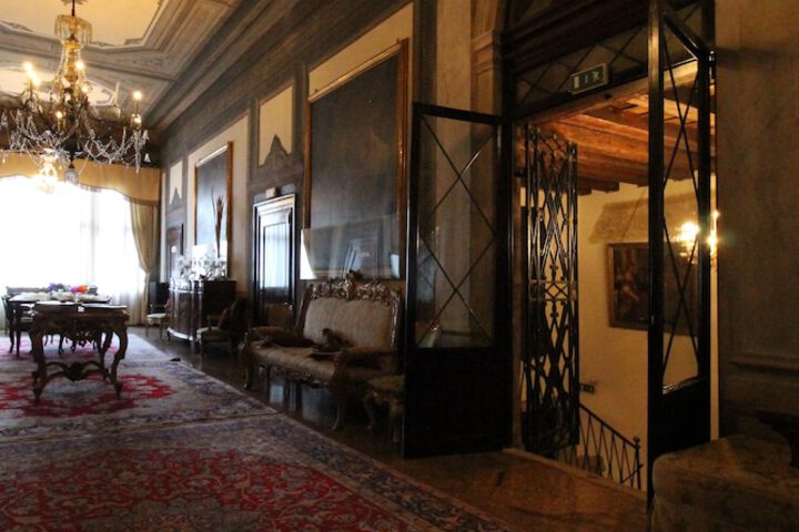 Lobby Photos