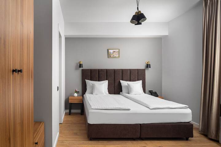 Room 17 of 48