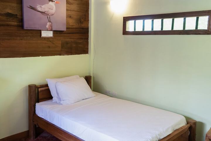 Room 16 of 36