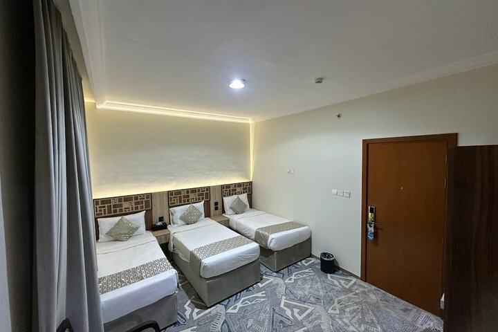 Room 3 of 7