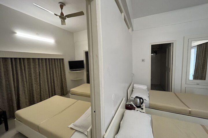 Room 12 of 113