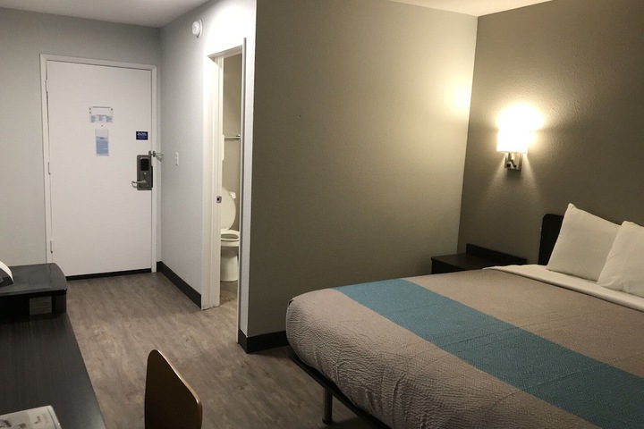 Room 65 of 132