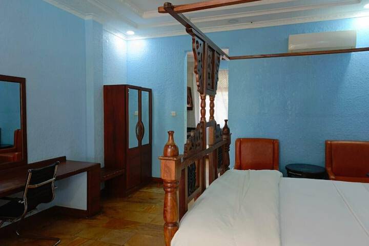 Room 17 of 146
