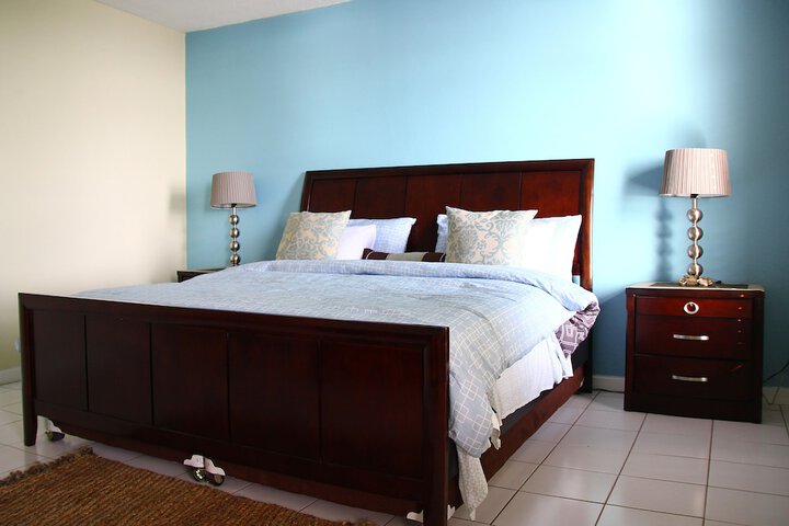Room 12 of 28