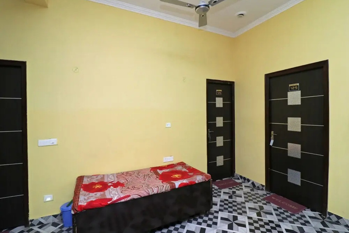 Room 3 of 15