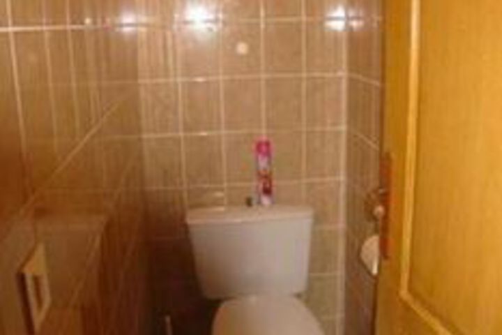 Room 2 of 11