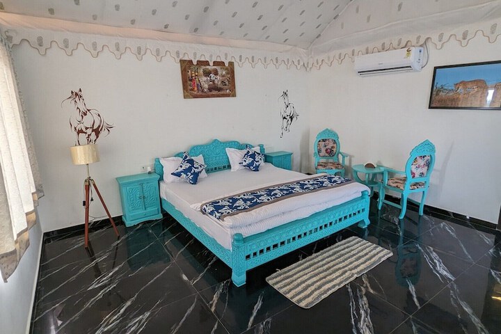 Room 4 of 31
