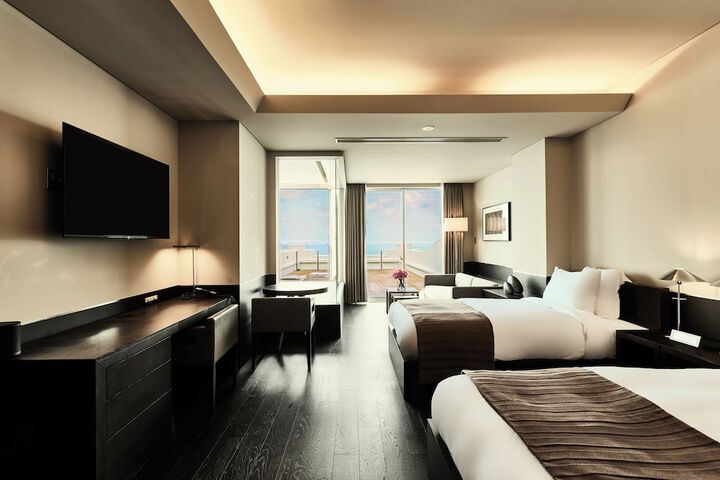 Room 6 of 17