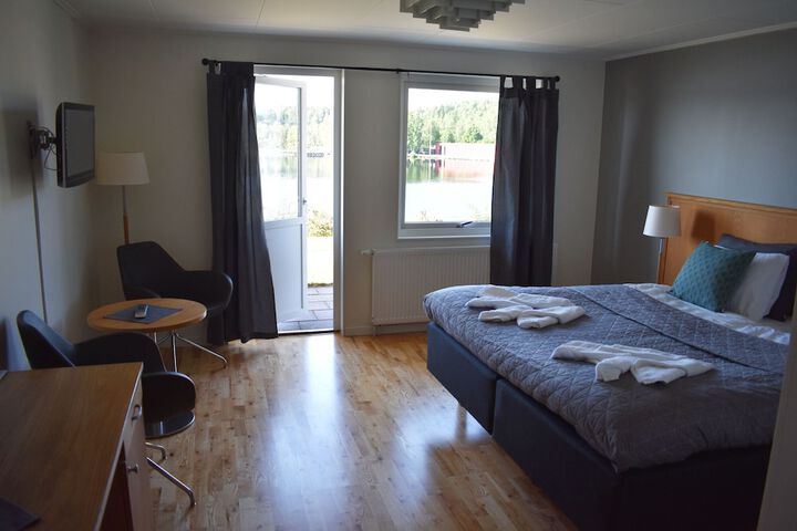 Room 28 of 66