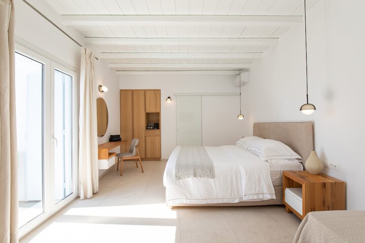 Room 33 of 110