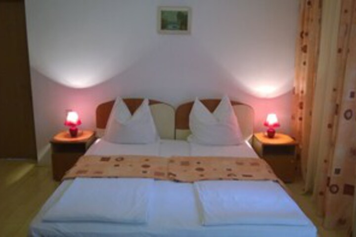 Room 28 of 47