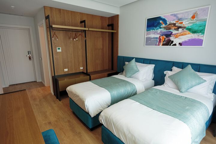 Room 46 of 107