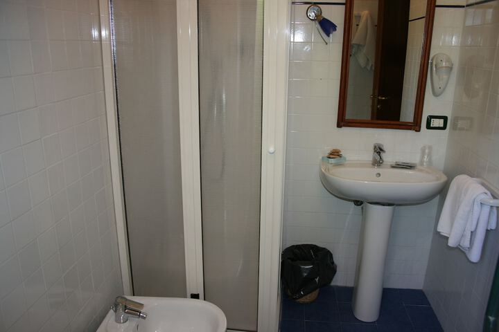 Room 29 of 199