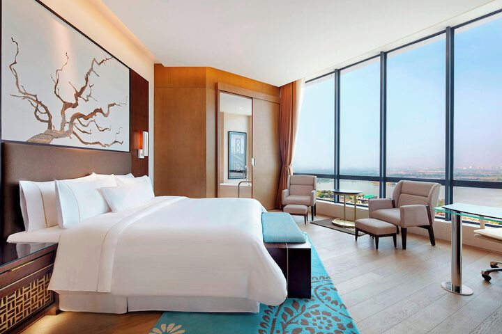 Room 21 of 83