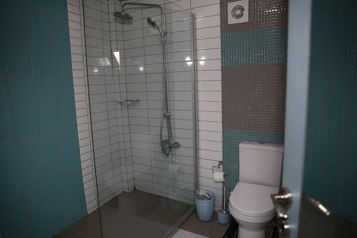 Room 30 of 41