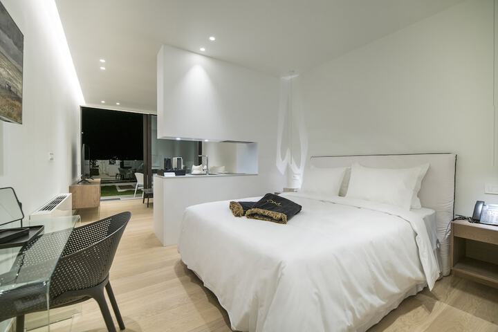 Room 4 of 39