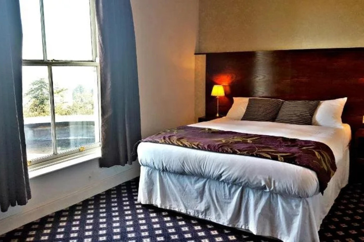 Room 17 of 18