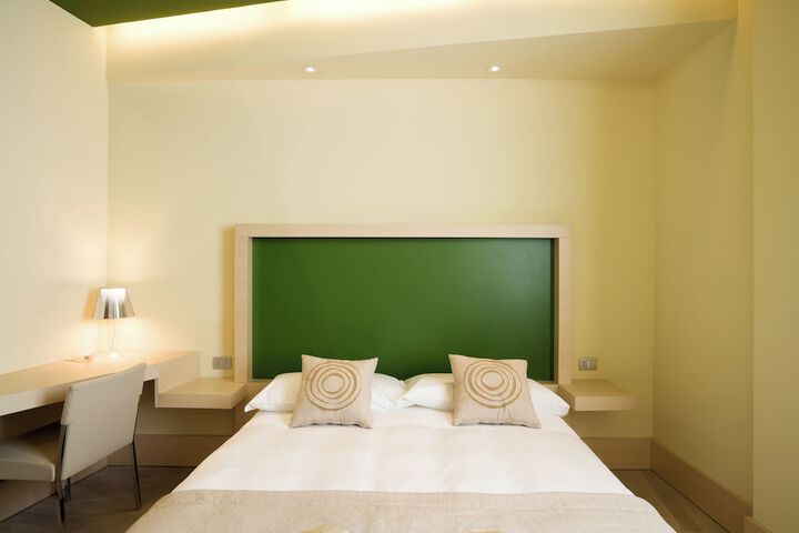 Room 44 of 93