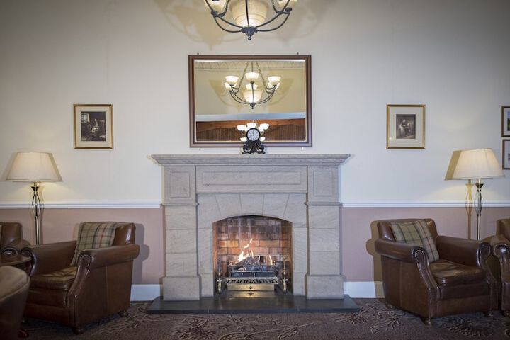 Lounge 102 of 118